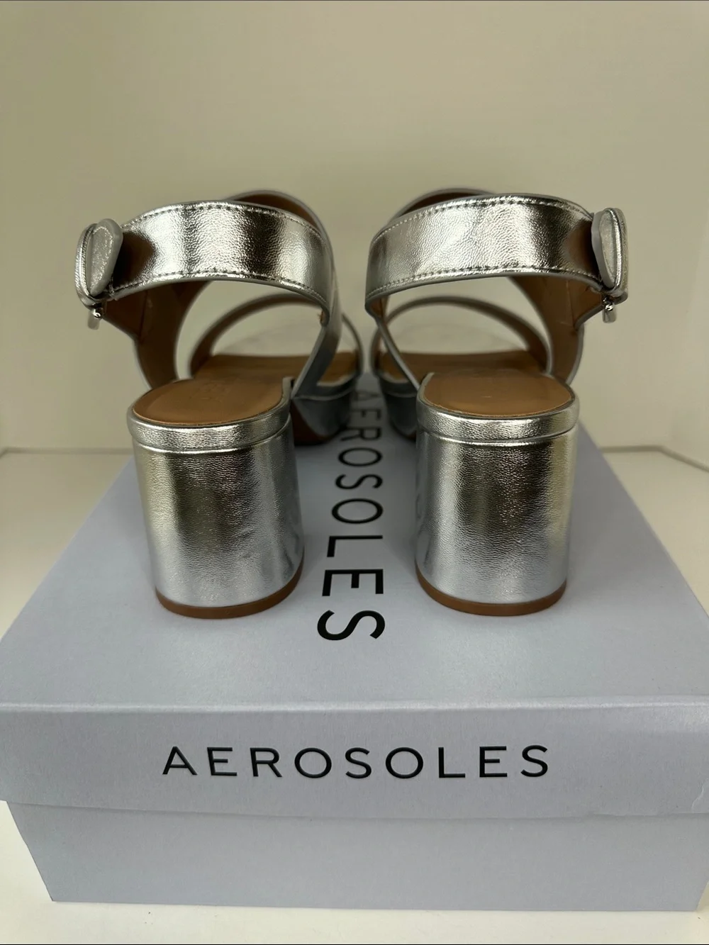 Aerosoles Women's Camilia Round Toe Platform Sandals Size 8.5M Silver Metallic
